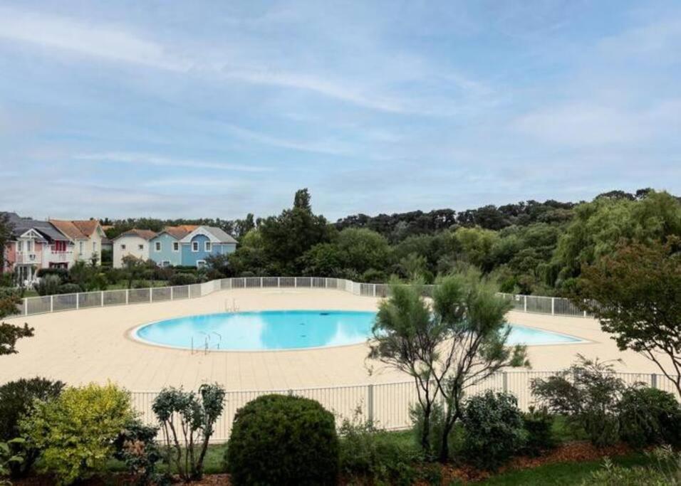 Charmante Maison De Vacances Avec Acces Piscine Talmont-Saint-Hilaire المظهر الخارجي الصورة